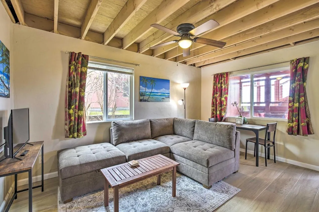 Cozy Kailua-Kona Escape Near Pristine Beaches アパート