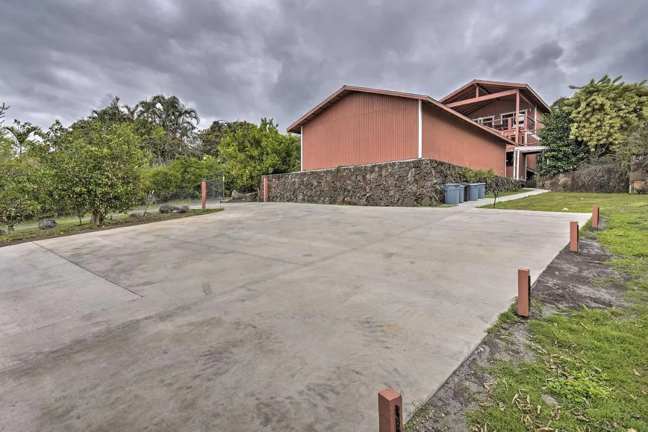 Cozy Kailua-Kona Escape Near Pristine Beaches